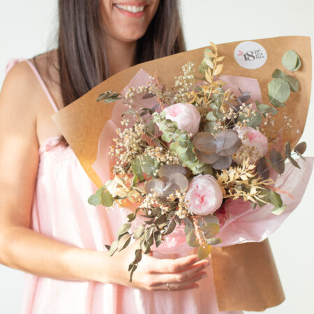Ramo premium de peonías preservadas con diseño elegante y natural ideal para regalo